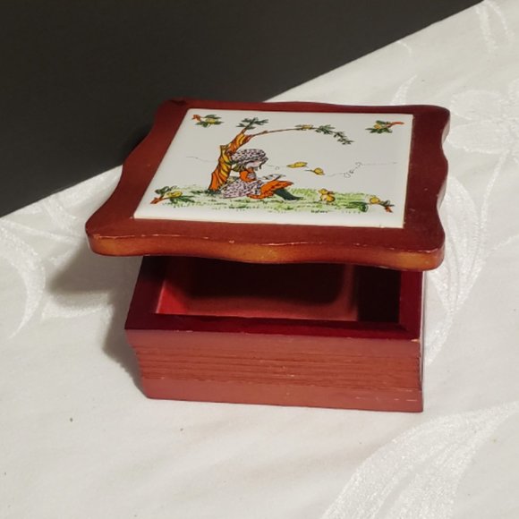 Holly Hobbie Wooden Jewelry Box, Vintage Lidded Red Lined Trinket Box - Picture 7 of 8